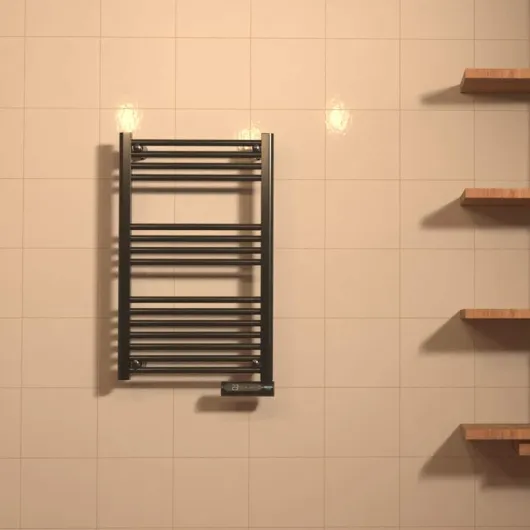 Radiateur Sèche-serviettes Électrique Basse Consommation ReadyWarm 9100 Smart Towel Noir 500 W, Affichage LED, Commande Tactile, Minuterie, 3 Modes de Fonctionnement, 2 Systèmes de Sécurité ReadyWarm 9100 Noir